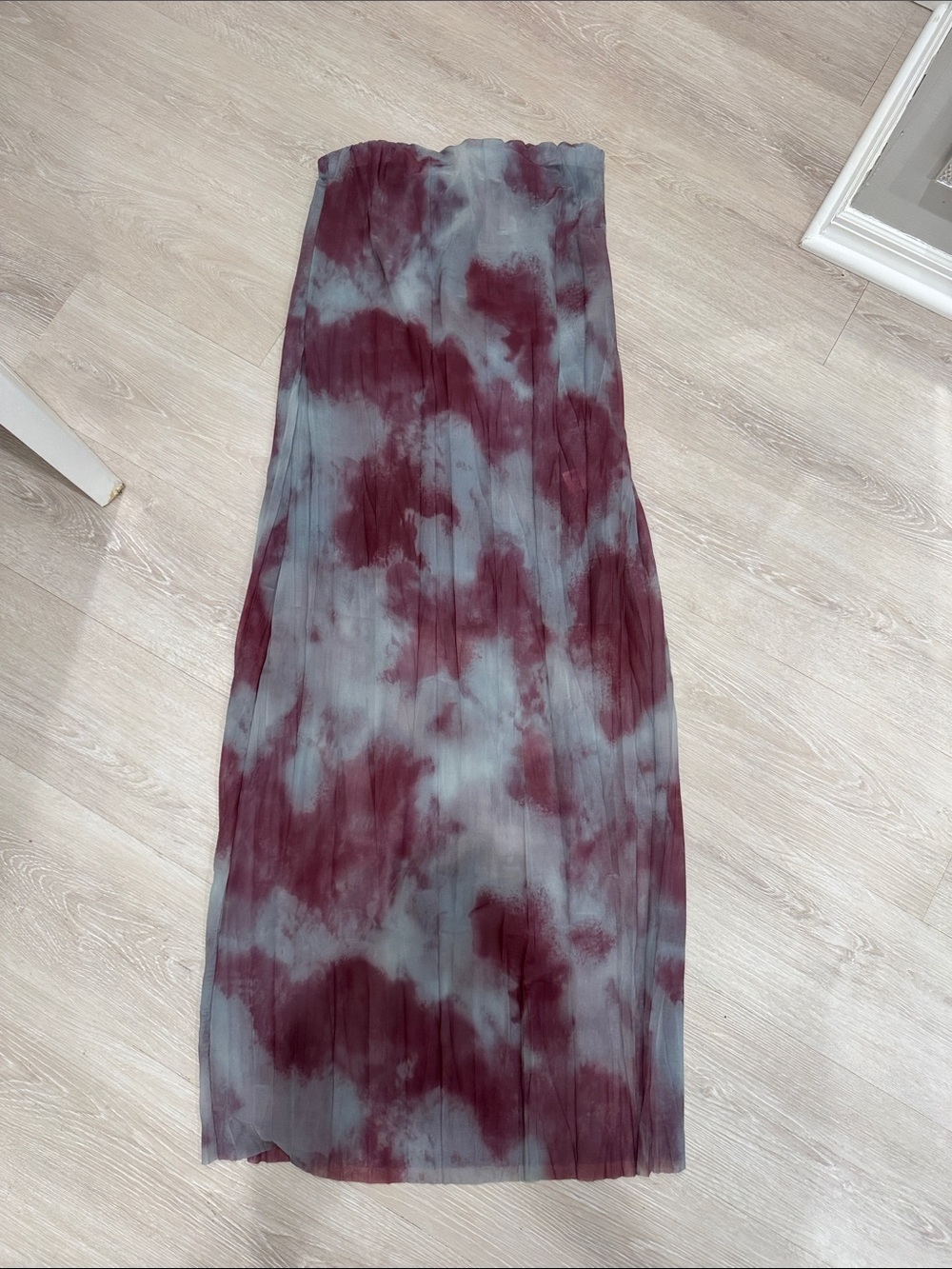 Tie-Dye Pleated Maxi dress in Gray and Wine